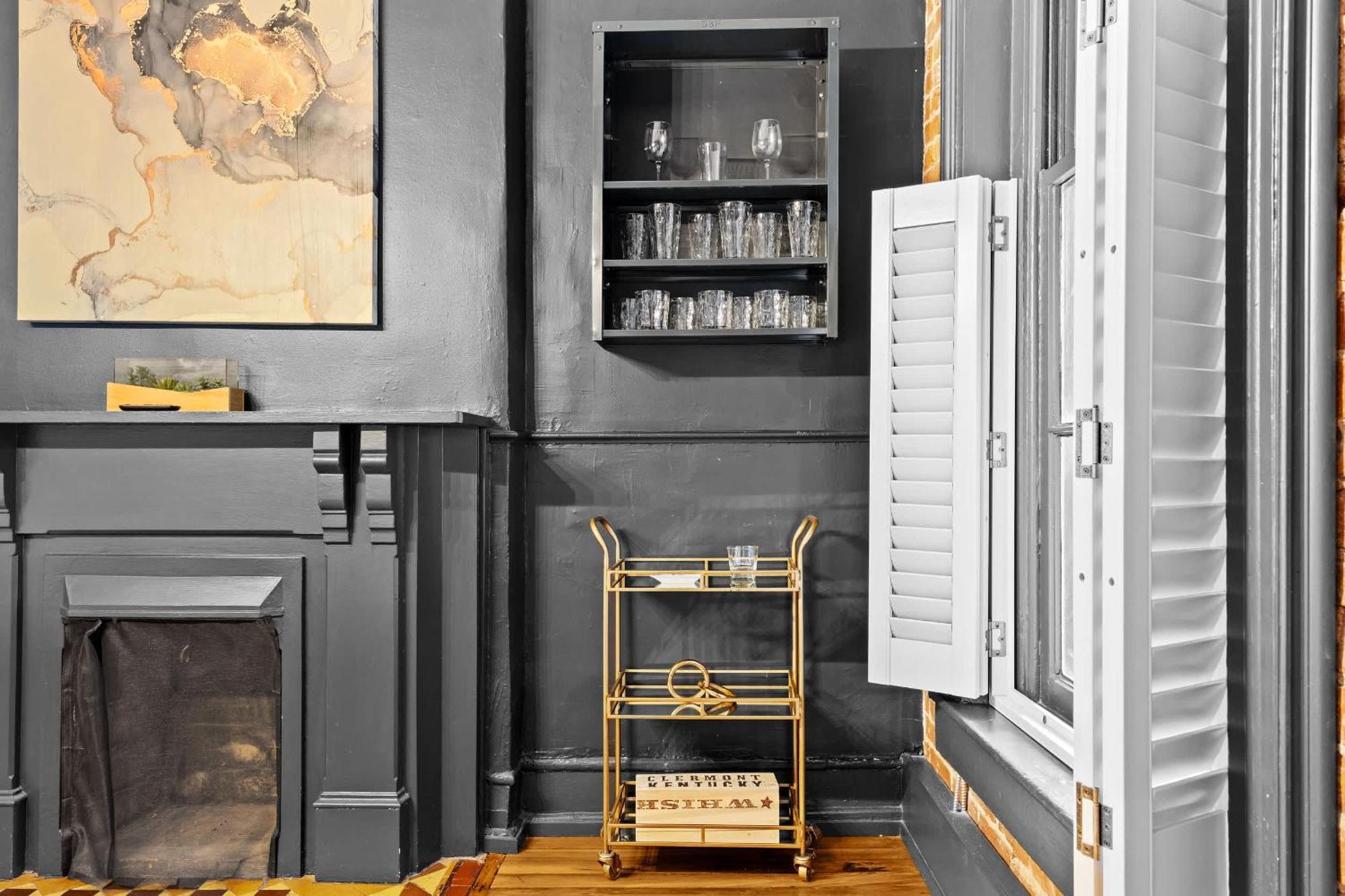 Stylish Close To Derby & Bourbon Trail Fun