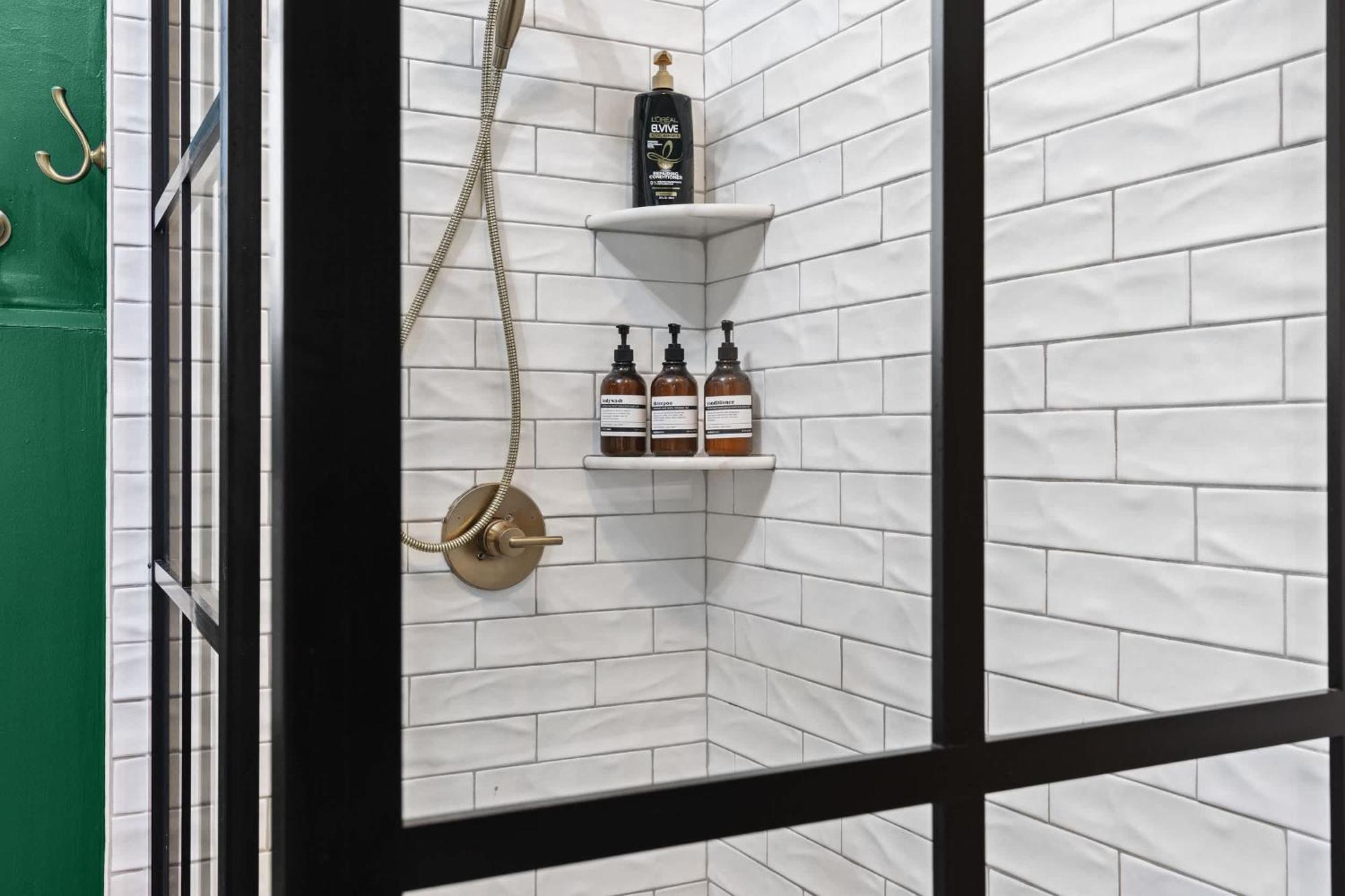 Stylish Close To Derby & Bourbon Trail Fun