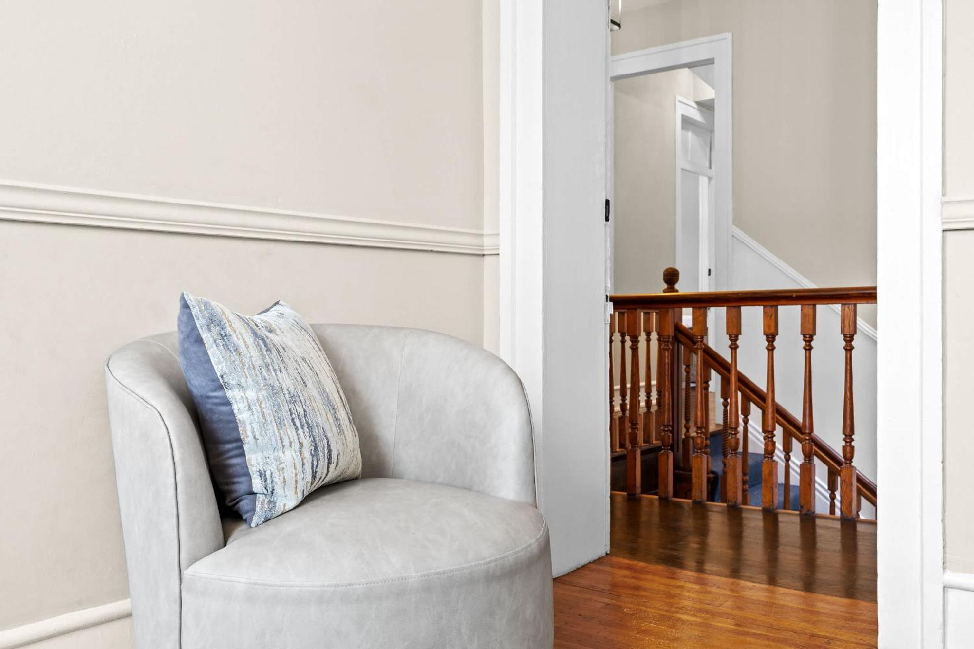Holiday home Stylish Close To Derby & Bourbon Trail Fun Louisville