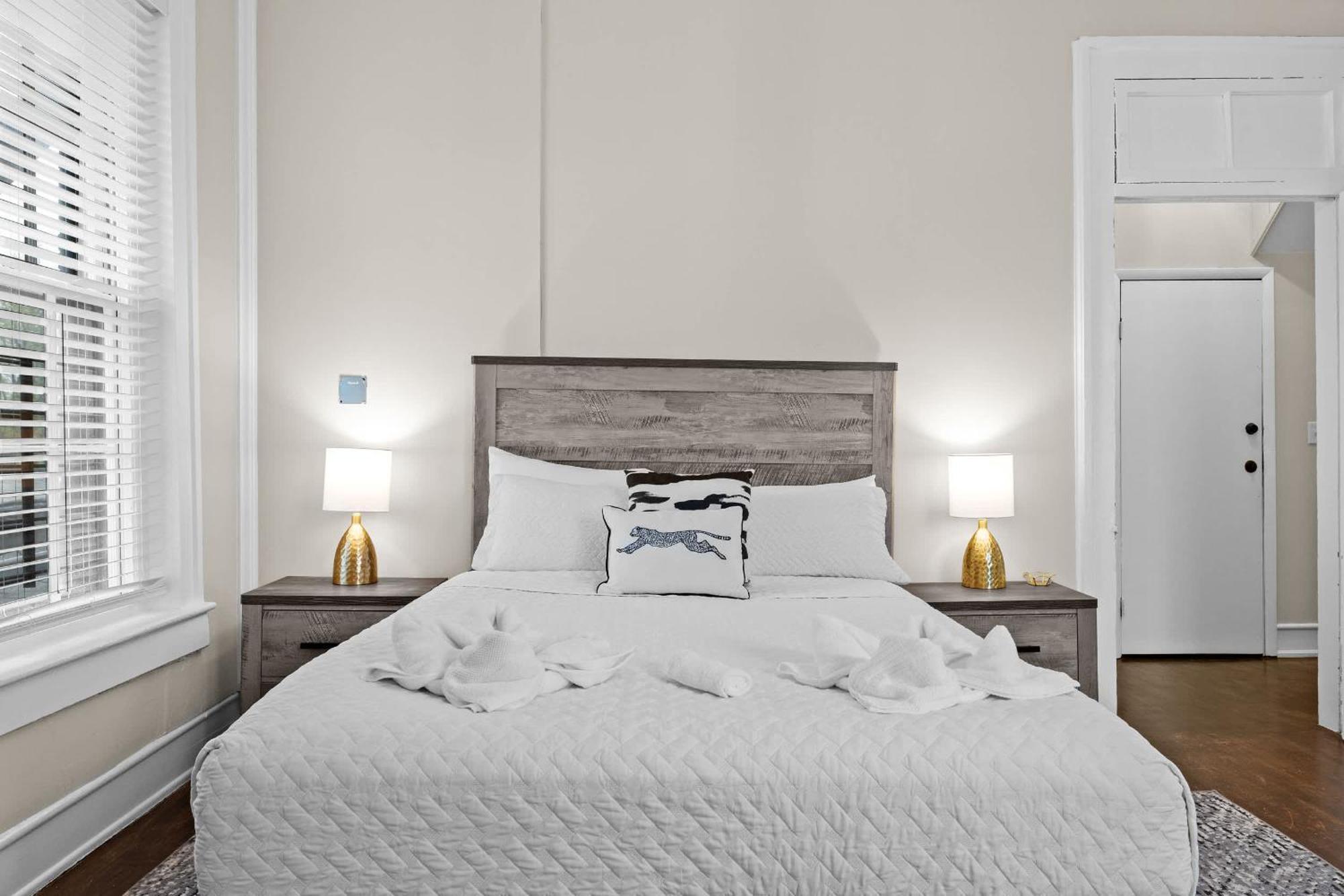 Stylish Close To Derby & Bourbon Trail Fun *