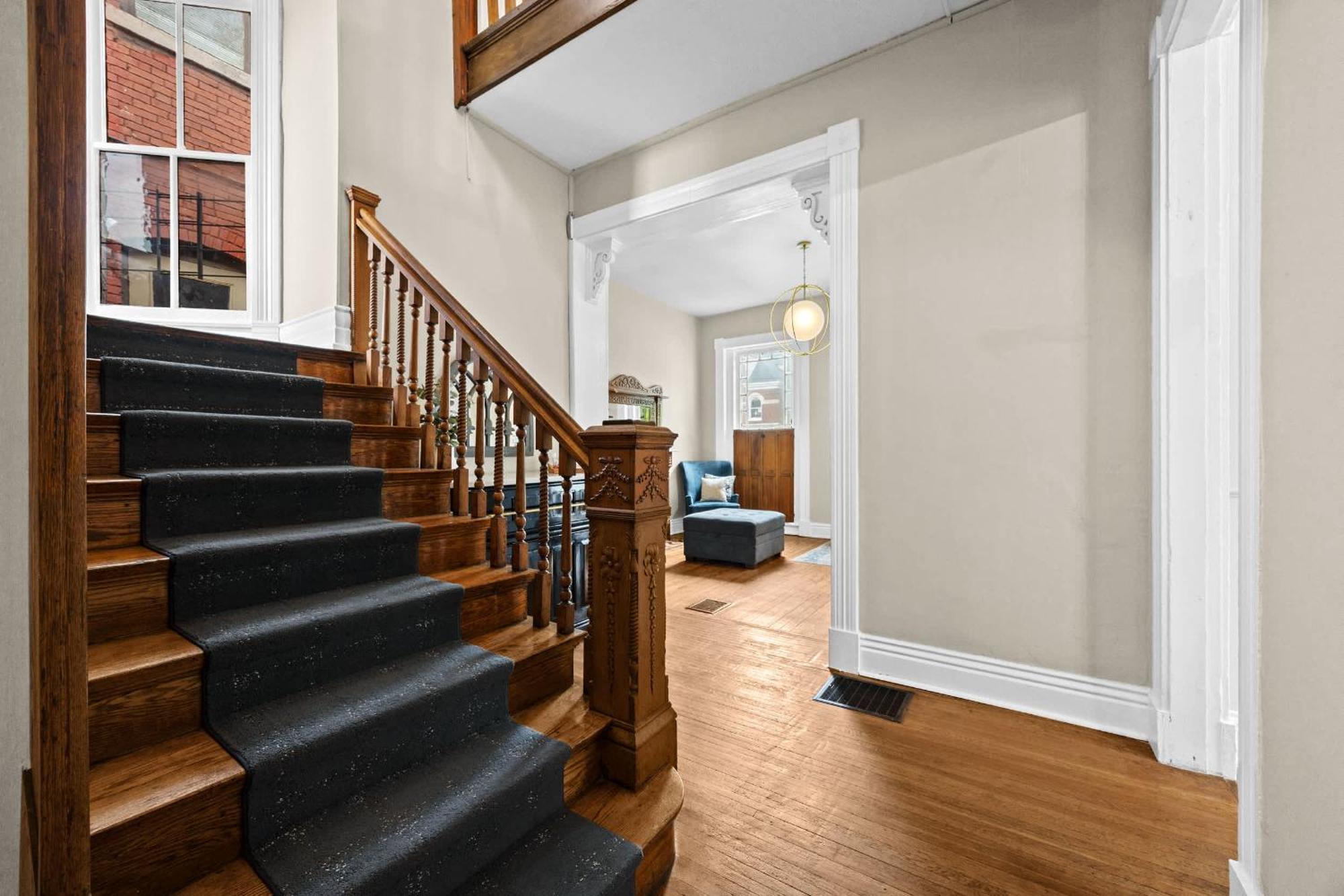 Stylish Close To Derby & Bourbon Trail Fun Holiday home Louisville